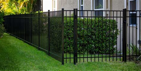 aluminum post fabrication|Modern Aluminum Fences & Gates .